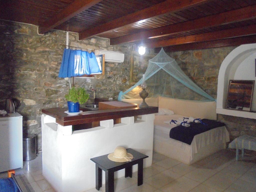 Anatoli Studios Schoinoussa Habitación foto